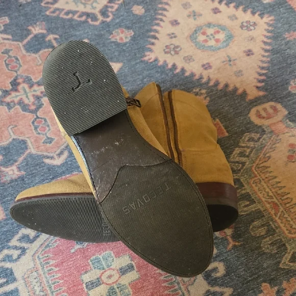 Tecovas Suede Short Western Boots in Tan - Picture 5 of 6